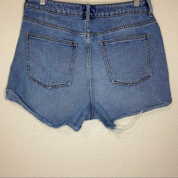 Pacsun Womens Size 30 Slightly Washed Distressed Mom Short - Picture 8 of 12